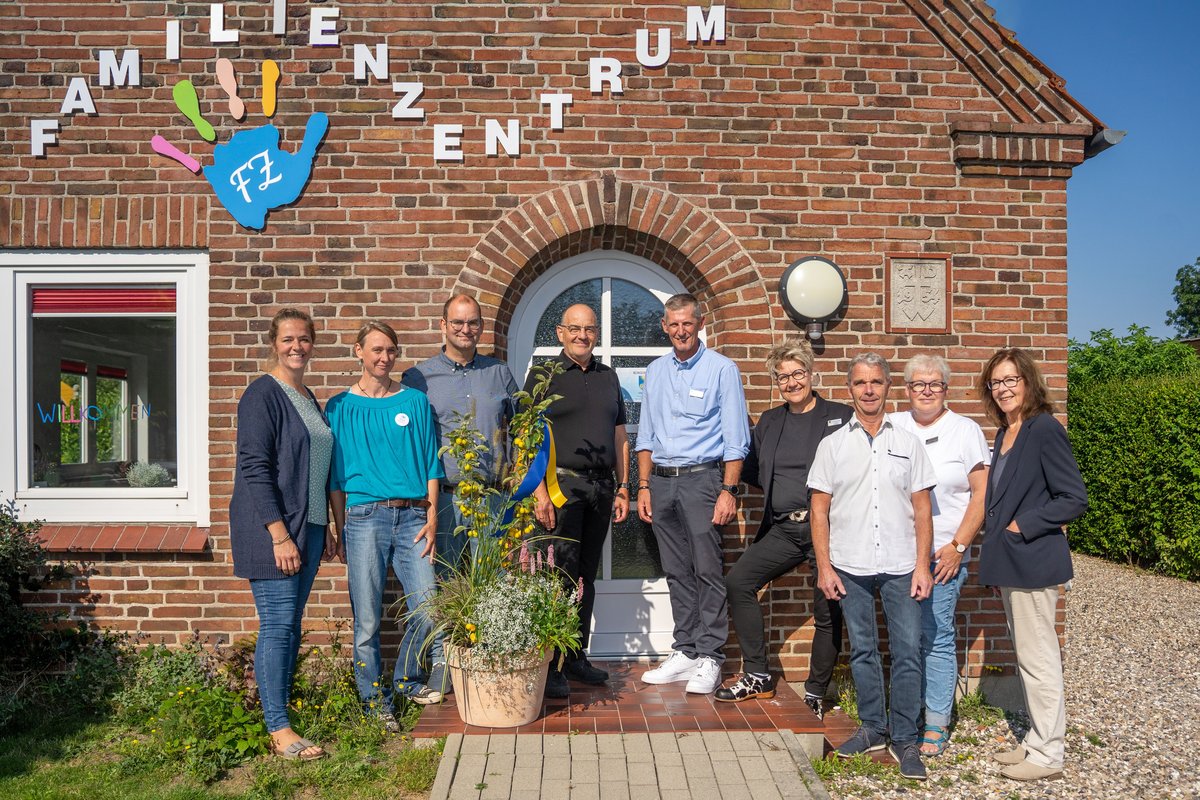 Delegation bei der Einweihungsfeier